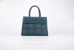 • Set consisting of a medium-sized handbag with an elegant green design and a large wallet