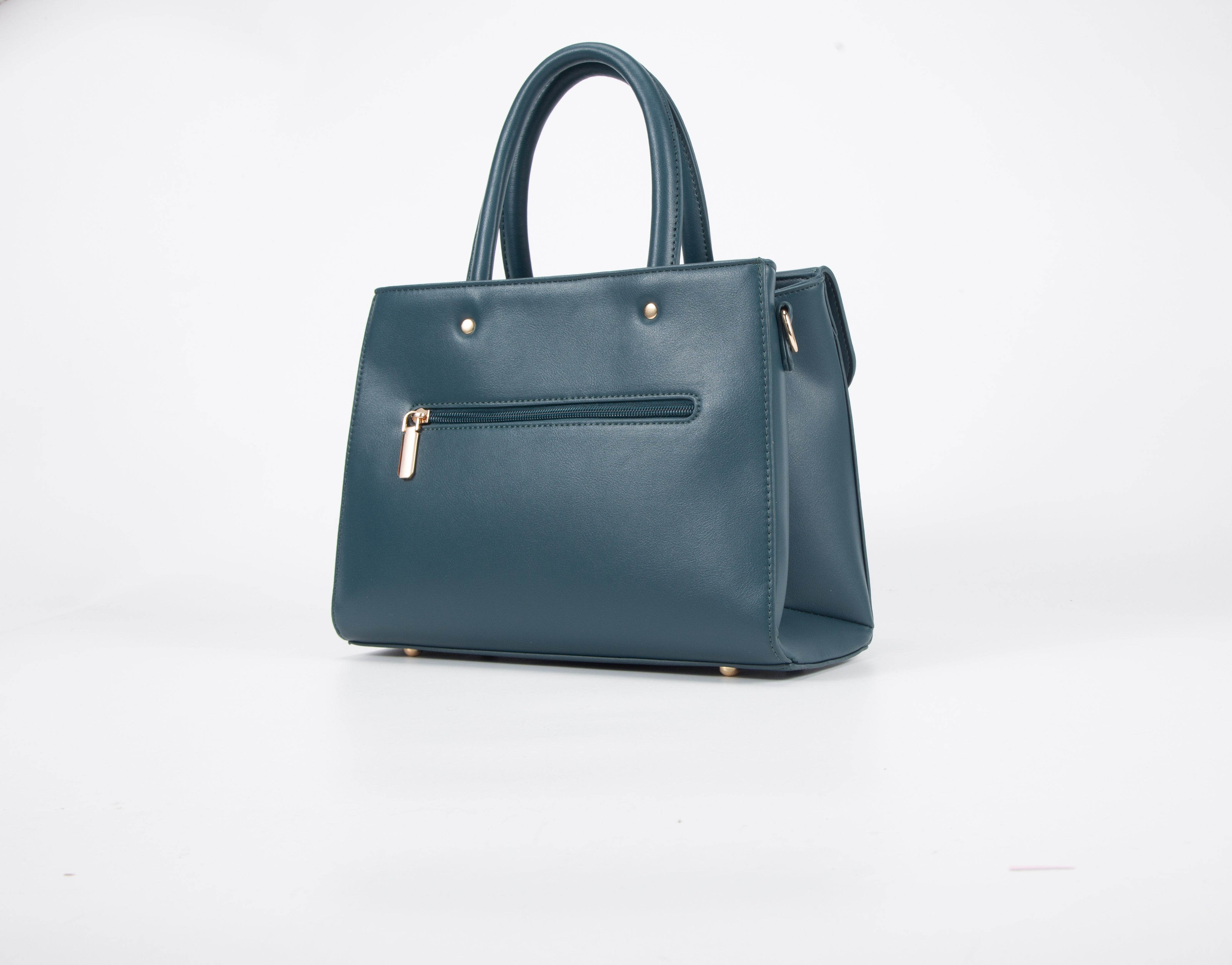 • Set consisting of a medium-sized handbag with an elegant green design and a large wallet